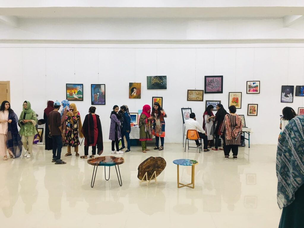 Punjab Arts Council and Nazariya Pakistan Trust Host Pictorial Exhibition on Independence Movement