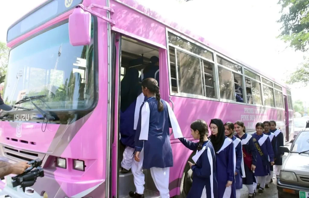 Ministry of Education Launches Pink Bus Service for Female Students and Teachers in Islamabad