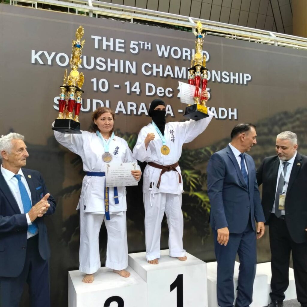 Pakistani Woman Makes History with Gold at World Karate Championship Zainab khan karate 2025