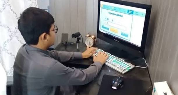 15-Year-Old Pakistani Boy Saad ur Rehman Types A–Z in Just 2 Seconds, Captivating Audiences Worldwide